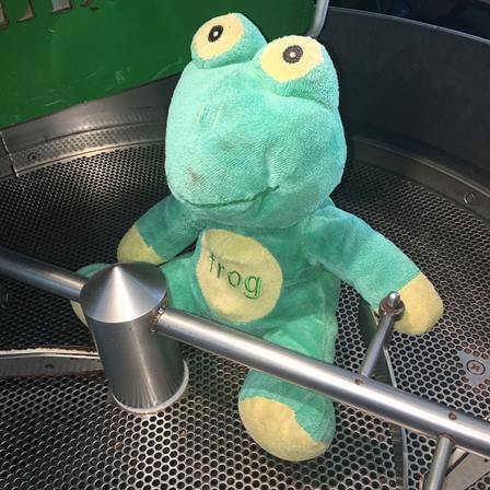 Coffee roasting process - Frog Q in cooling bin