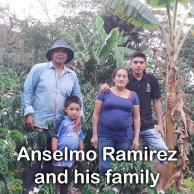 El Guayacan Anselmo Ramirez and his family